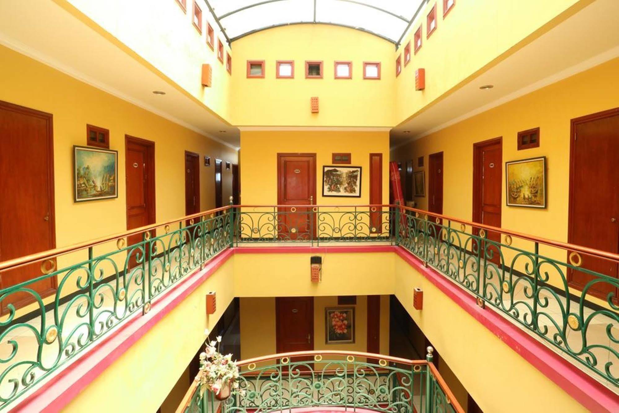 Hotel Pasah Asi Surabaya Exterior foto