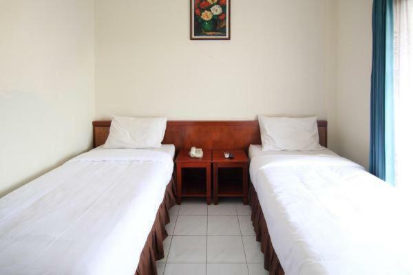 Hotel Pasah Asi Surabaya Exterior foto